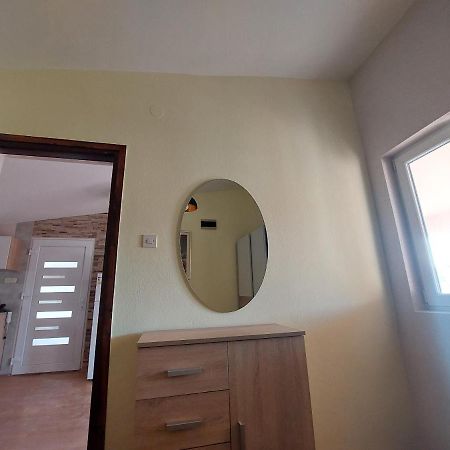 Apartmani Piskoric Vir Eksteriør billede
